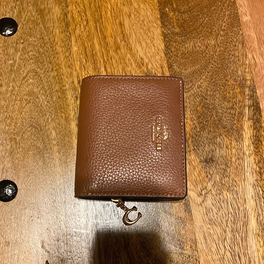 Pretty brown leather Coach wallet - like new!